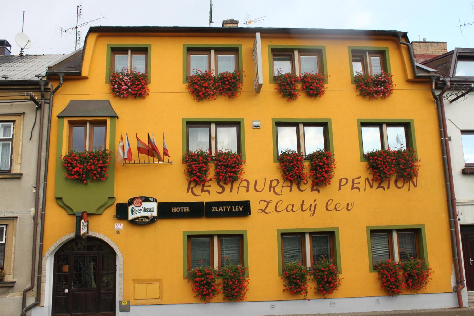 Zlaty Lev Hotel Svitavy Luaran gambar