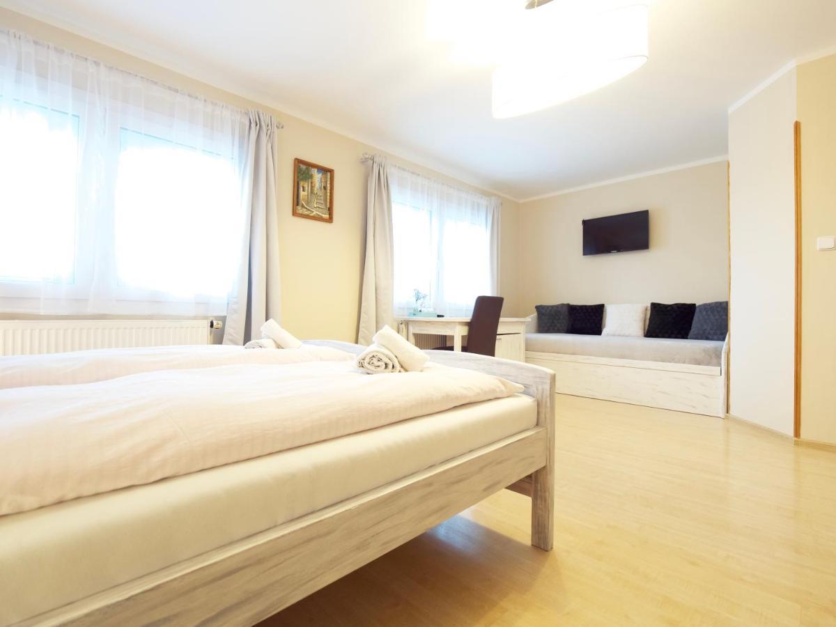 Zlaty Lev Hotel Svitavy Luaran gambar