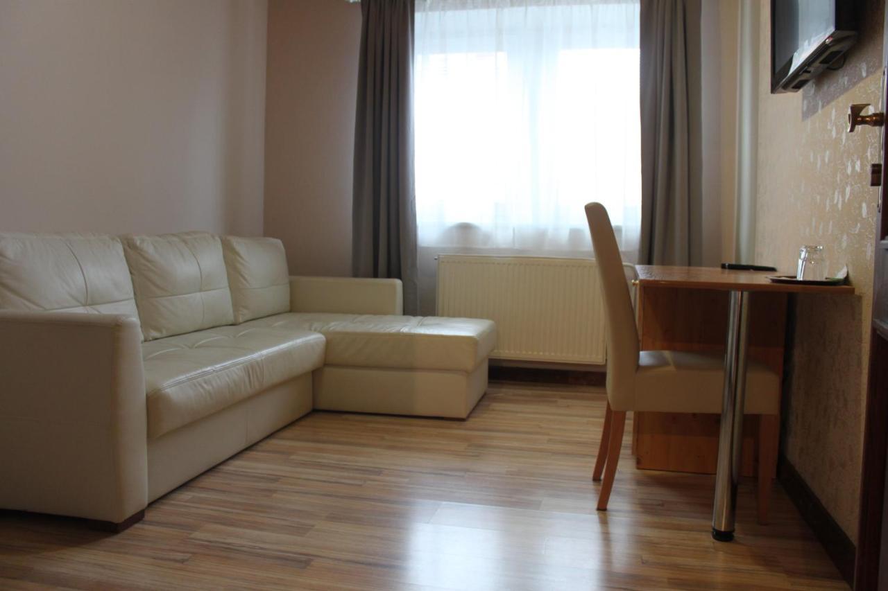 Zlaty Lev Hotel Svitavy Luaran gambar
